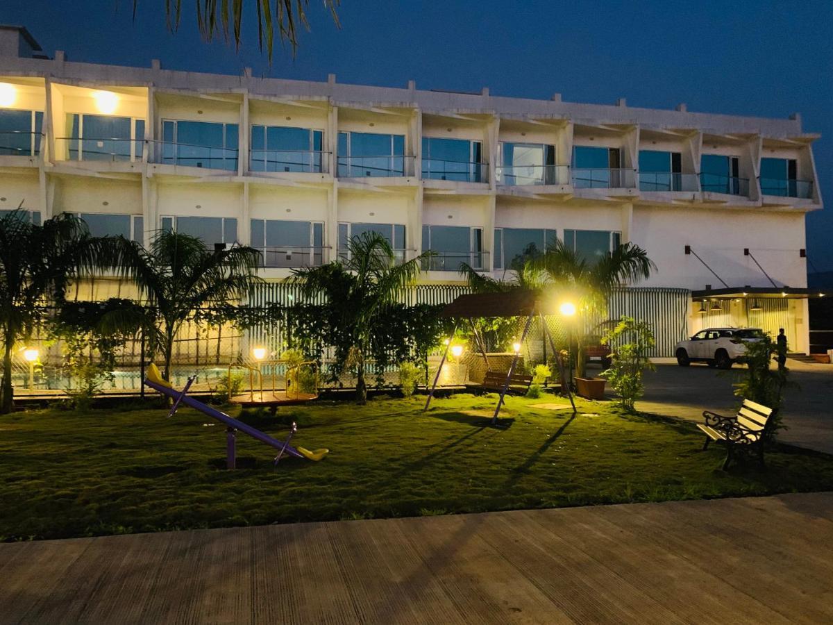 Viola Beacon Resort, Lonavala Eksteriør billede