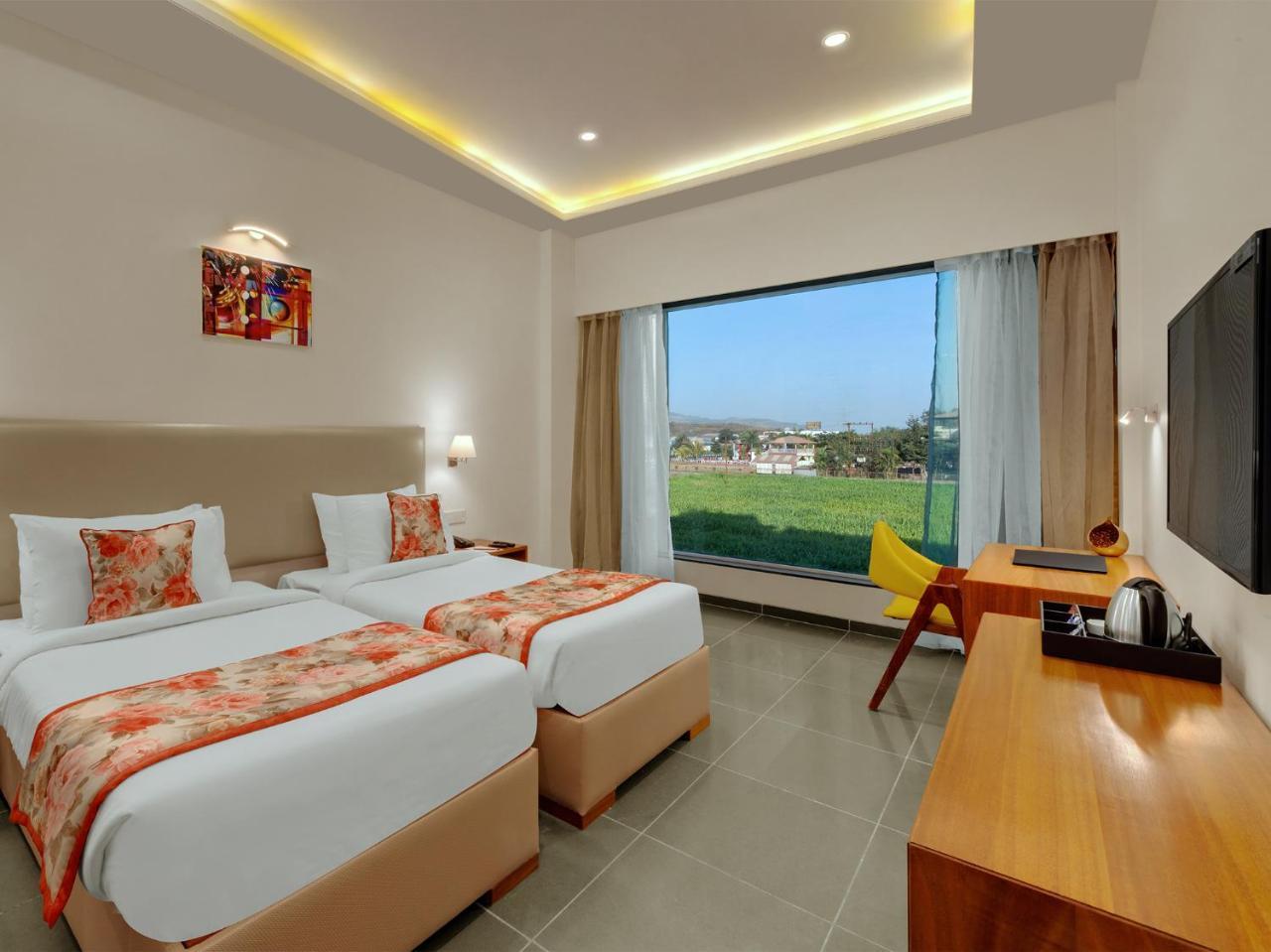 Viola Beacon Resort, Lonavala Eksteriør billede